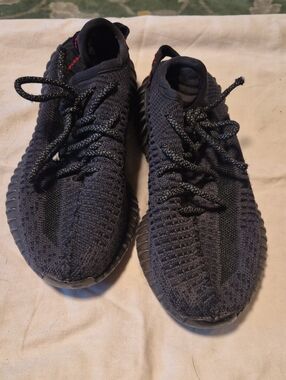 adidas Women's Black Knit Sneakers with Subtle Red Accent